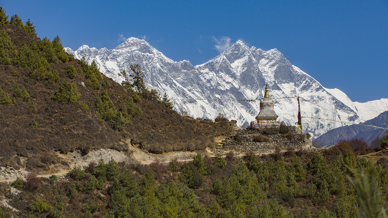 Everest Region Trek: Everest Base Camp via Gokyo Lakes & Cho La Pass